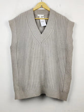Buy online pre-used pre-loved 100% authentic & Original branded H&M (SL-2020) available in Pakistan. Top international brands avilable.